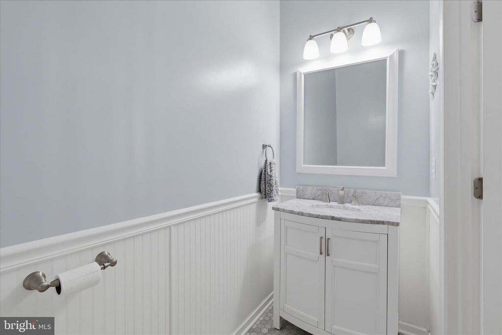 Image 19 of property listing at 1912 MORAN DR, Frederick, MD 21702