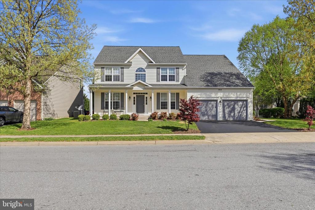 Image 2 of property listing at 1912 MORAN DR, Frederick, MD 21702
