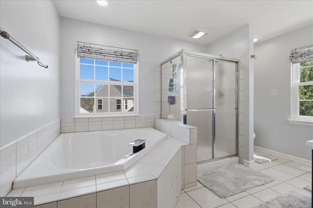 Image 24 of property listing at 1912 MORAN DR, Frederick, MD 21702