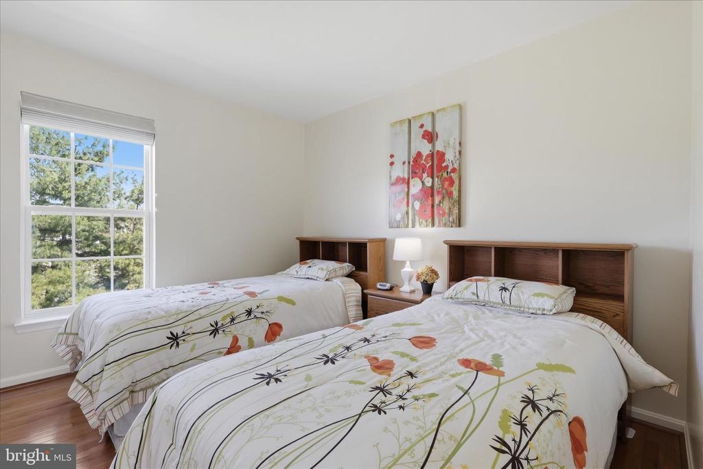 Image 27 of property listing at 1912 MORAN DR, Frederick, MD 21702