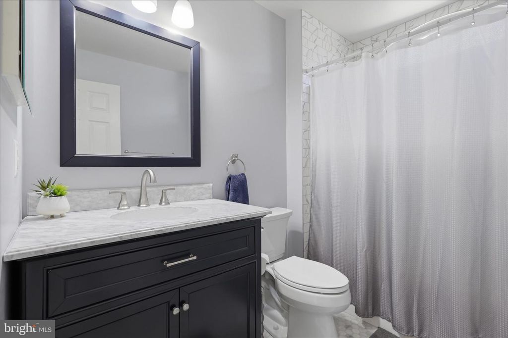 Image 28 of property listing at 1912 MORAN DR, Frederick, MD 21702