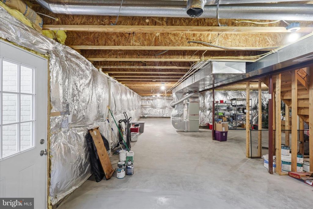 Image 30 of property listing at 1912 MORAN DR, Frederick, MD 21702