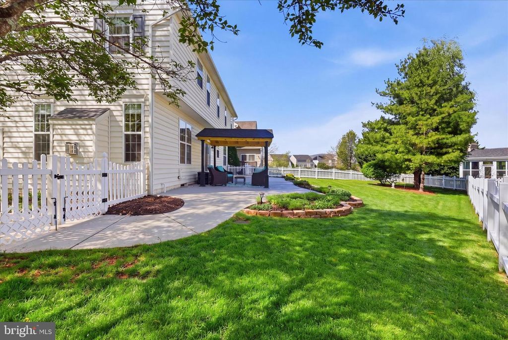 Image 32 of property listing at 1912 MORAN DR, Frederick, MD 21702