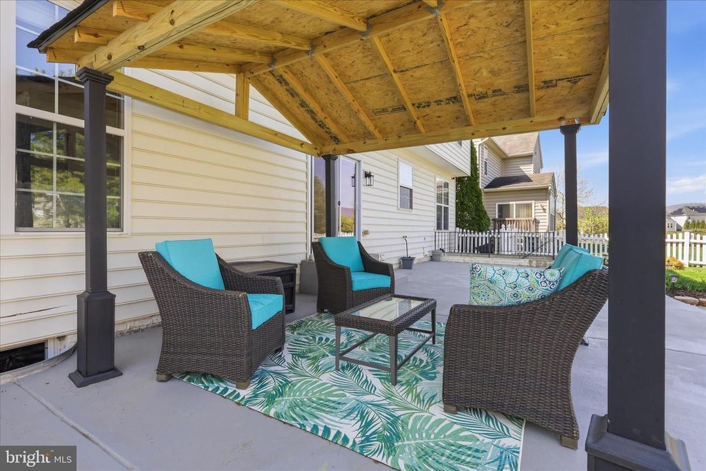 Image 33 of property listing at 1912 MORAN DR, Frederick, MD 21702