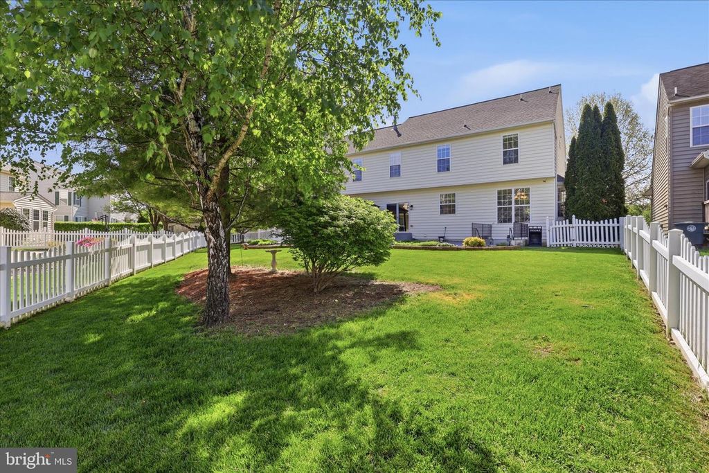 Image 35 of property listing at 1912 MORAN DR, Frederick, MD 21702