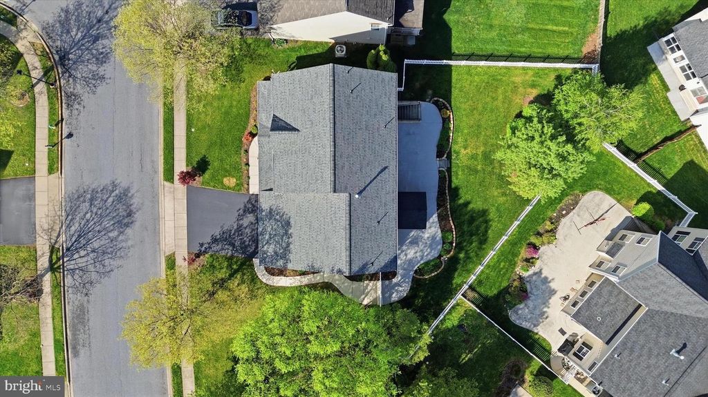 Image 36 of property listing at 1912 MORAN DR, Frederick, MD 21702