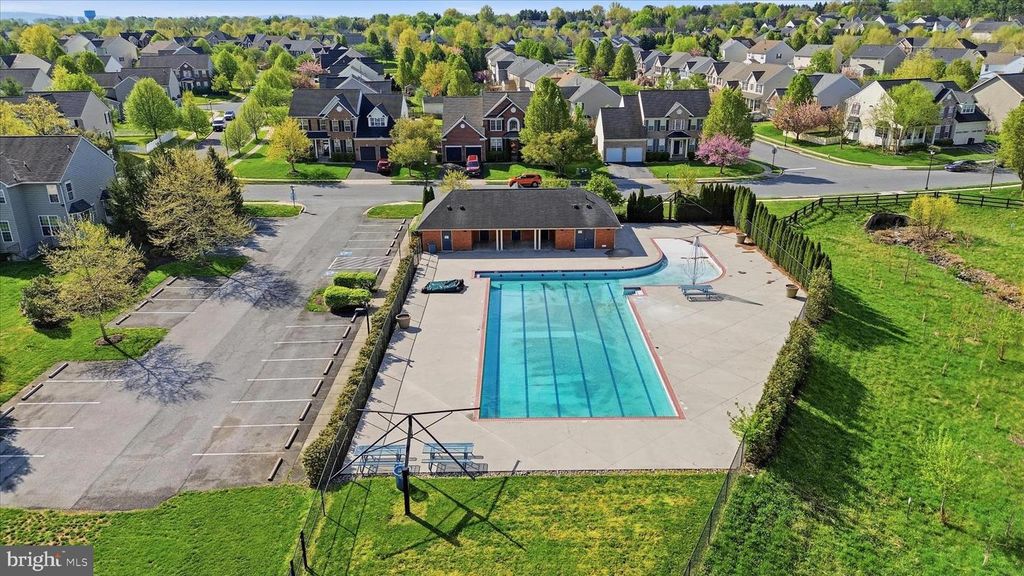 Image 39 of property listing at 1912 MORAN DR, Frederick, MD 21702