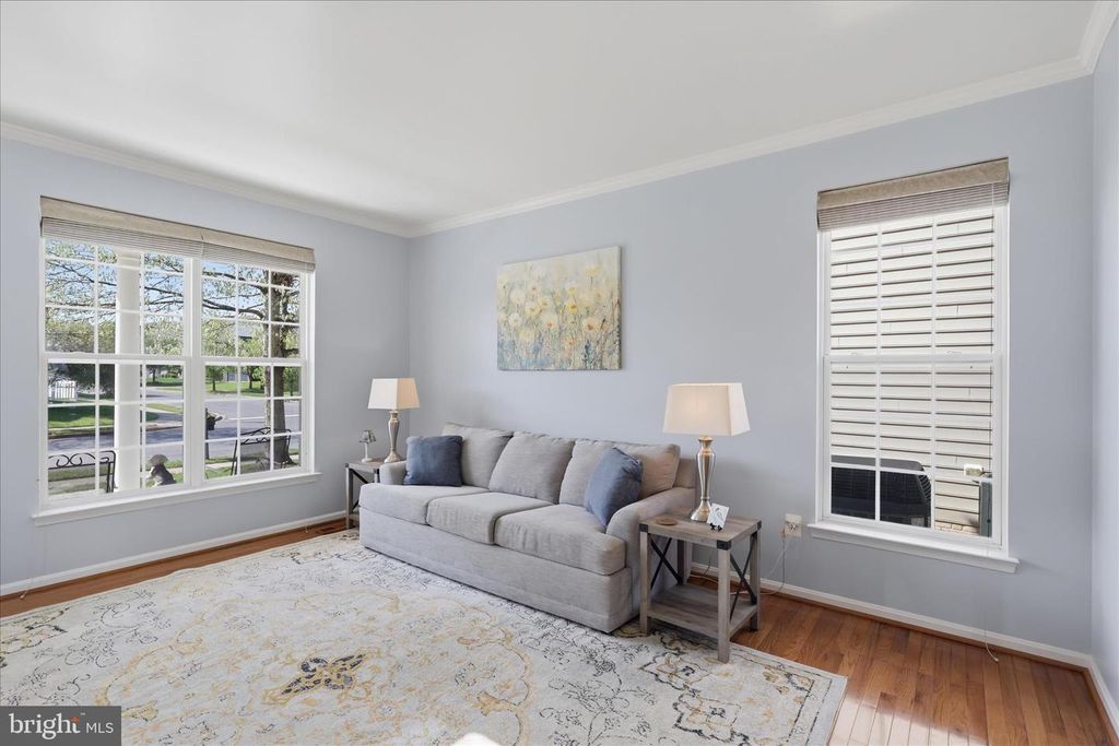 Image 8 of property listing at 1912 MORAN DR, Frederick, MD 21702