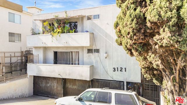 3121 S Canfield Avenue, Los Angeles, CA 90034