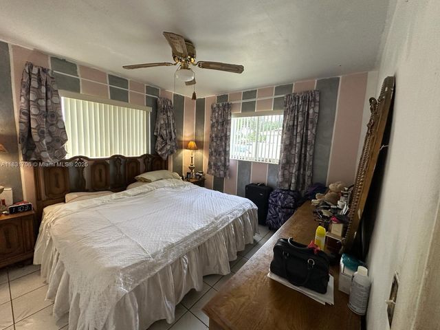 2400 N 57th Way, Hollywood, FL 33021