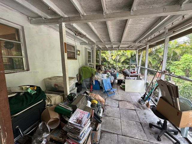 2400 N 57th Way, Hollywood, FL 33021