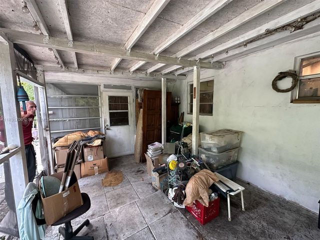 2400 N 57th Way, Hollywood, FL 33021
