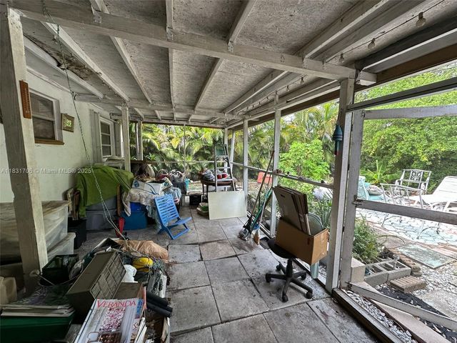 2400 N 57th Way, Hollywood, FL 33021
