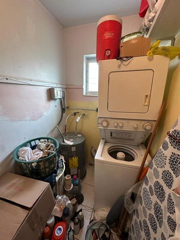 2400 N 57th Way, Hollywood, FL 33021