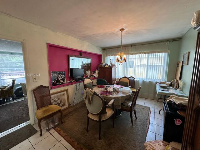 2400 N 57th Way, Hollywood, FL 33021