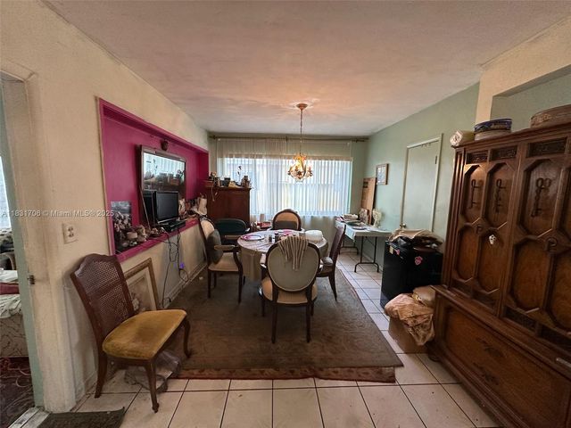 2400 N 57th Way, Hollywood, FL 33021