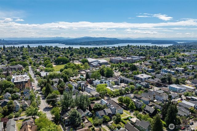 601 21st Avenue, Seattle, WA 98122