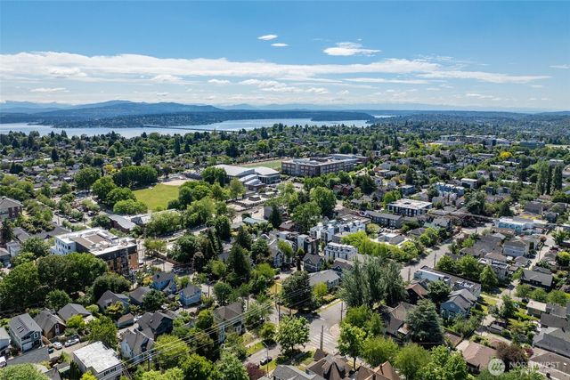 601 21st Avenue, Seattle, WA 98122