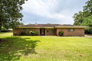 702 S Roosevelt Avenue S, Cleveland, TX 77327