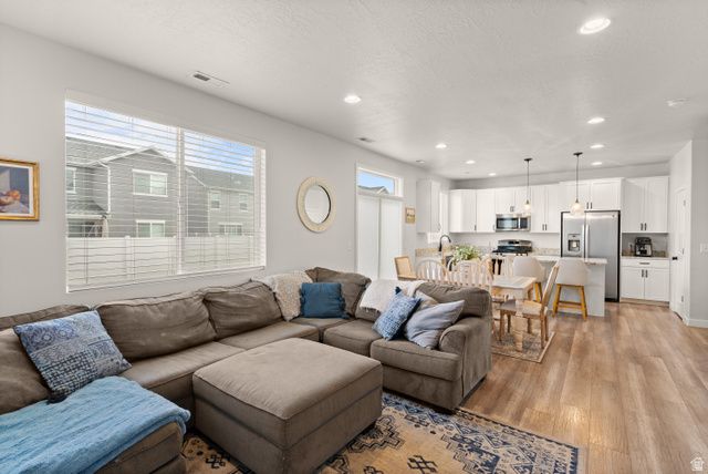 3329 S CLAIRE AVE, Syracuse, UT 84075