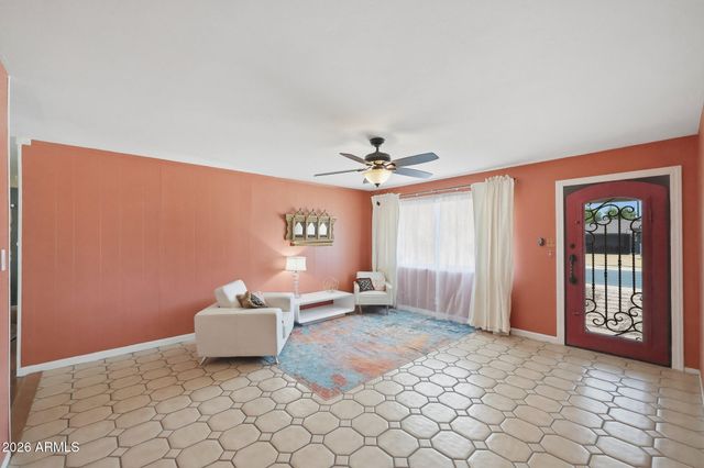2302 W BERRIDGE Lane, Phoenix, AZ 85015