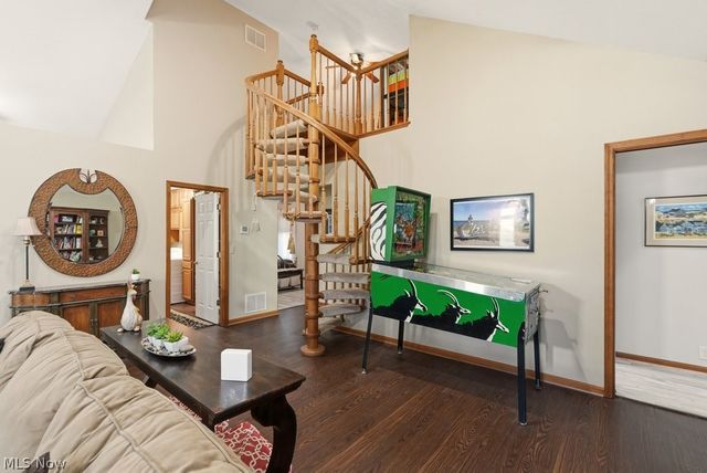 16506 Sunwood Oval, Strongsville, OH 44136