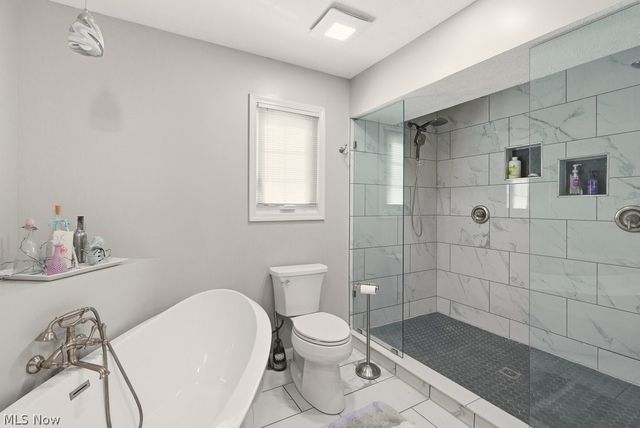 16506 Sunwood Oval, Strongsville, OH 44136