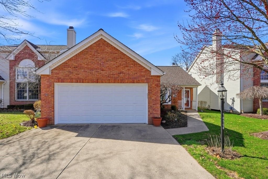 16506 Sunwood Oval, Strongsville, OH 44136