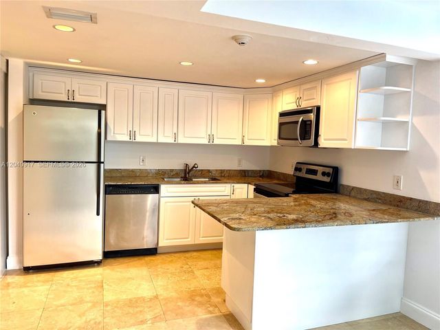 607 Ocean Drive 3K, Key Biscayne, FL 33149