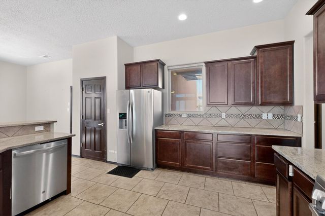 6102 Pecos Trail Drive NE, Rio Rancho, NM 87144