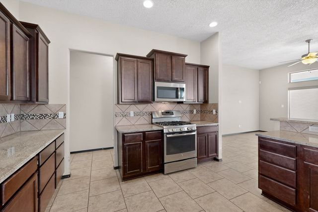 6102 Pecos Trail Drive NE, Rio Rancho, NM 87144