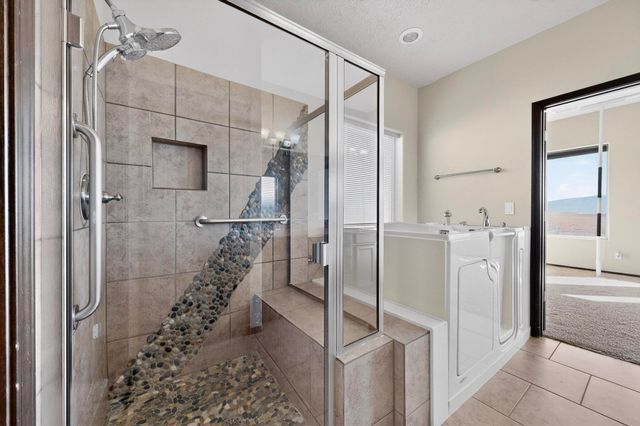 6102 Pecos Trail Drive NE, Rio Rancho, NM 87144