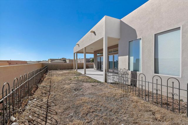 6102 Pecos Trail Drive NE, Rio Rancho, NM 87144