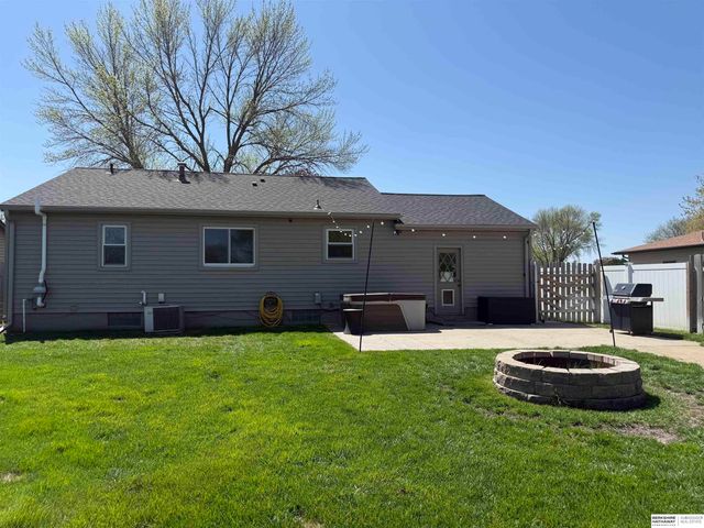 2500 E Cuming Street, Fremont, NE 68025