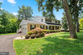 12 COPPER BEECH DR, Lafayette Hill, PA 19444