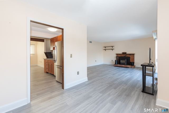 24 Woods Way 122A, Woodbury, CT 06798