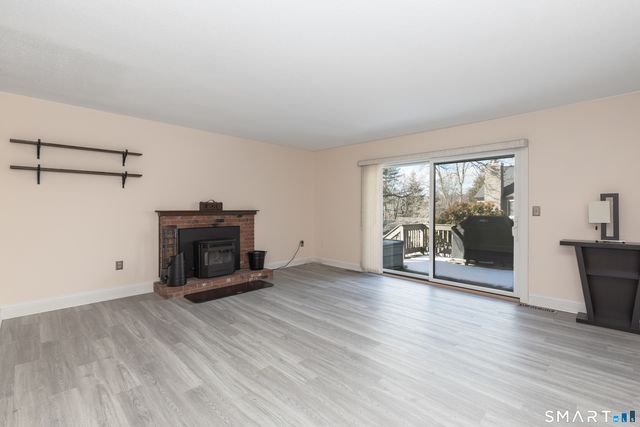 24 Woods Way 122A, Woodbury, CT 06798