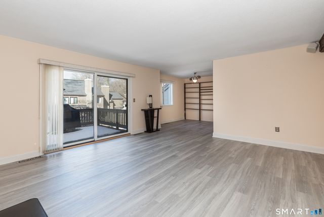 24 Woods Way 122A, Woodbury, CT 06798