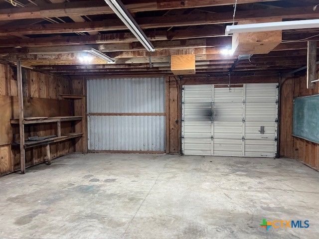 725 S Pecan, Moulton, TX 77975
