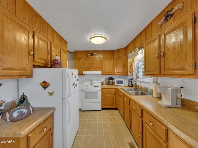 495 Carnation Way, Newport, TN 37821