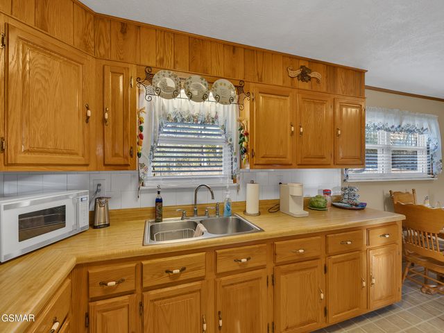 495 Carnation Way, Newport, TN 37821