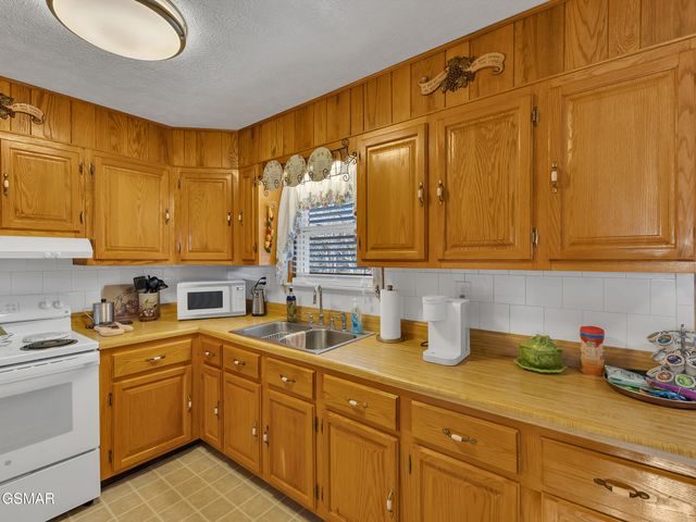 495 Carnation Way, Newport, TN 37821