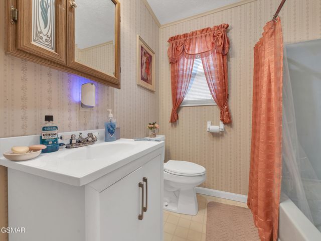 495 Carnation Way, Newport, TN 37821