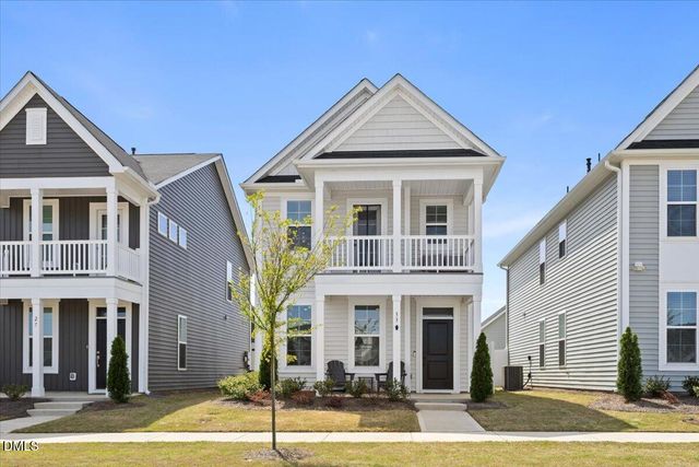 33 Pear Blossom Parkway, Clayton, NC 27520