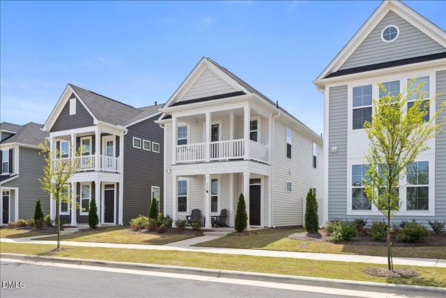 33 Pear Blossom Parkway, Clayton, NC 27520