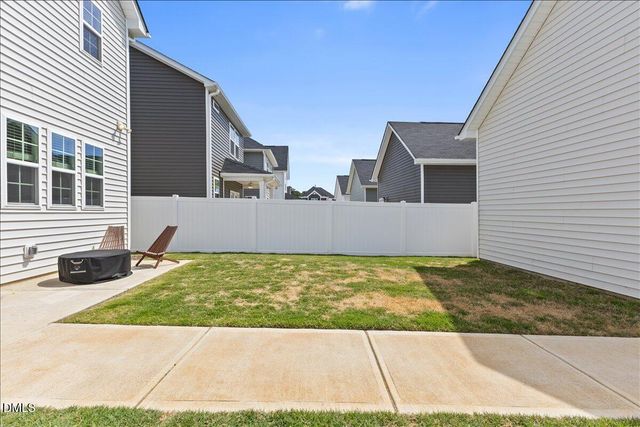 33 Pear Blossom Parkway, Clayton, NC 27520