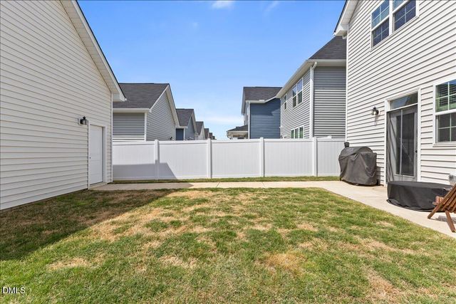 33 Pear Blossom Parkway, Clayton, NC 27520