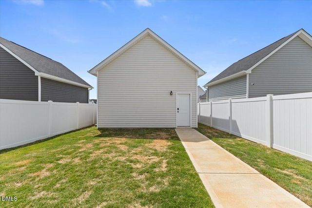 33 Pear Blossom Parkway, Clayton, NC 27520