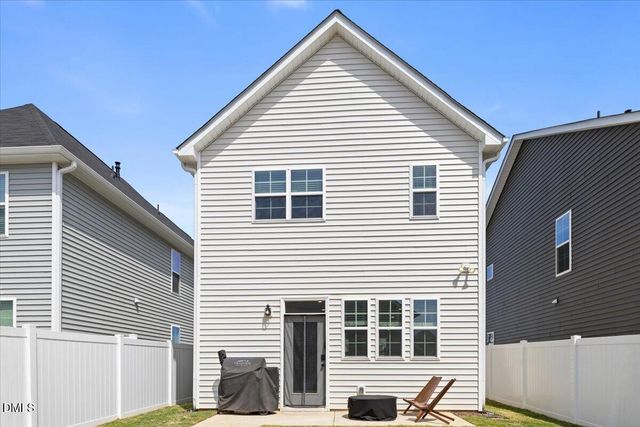 33 Pear Blossom Parkway, Clayton, NC 27520