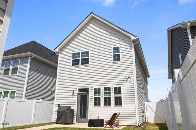 33 Pear Blossom Parkway, Clayton, NC 27520